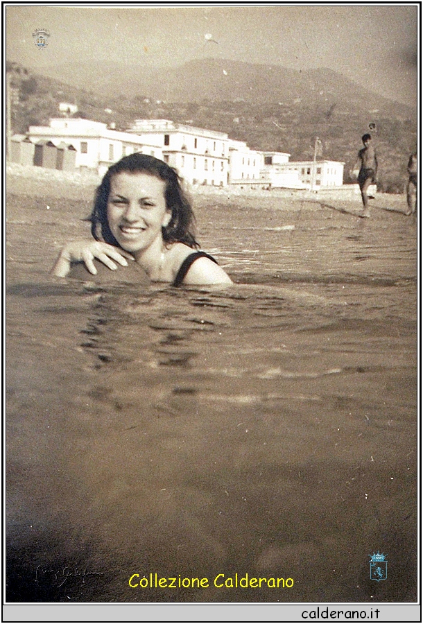 Maria Antonietta Raimondo al mare.jpg