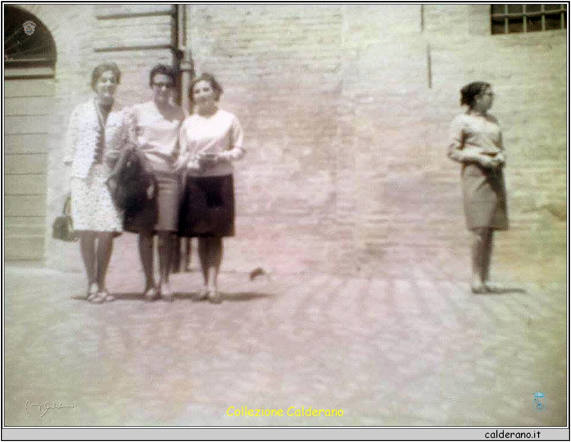 Linda Annuzzi, Anita Zammarrelli e Graziosa Zipparro in gita.JPG