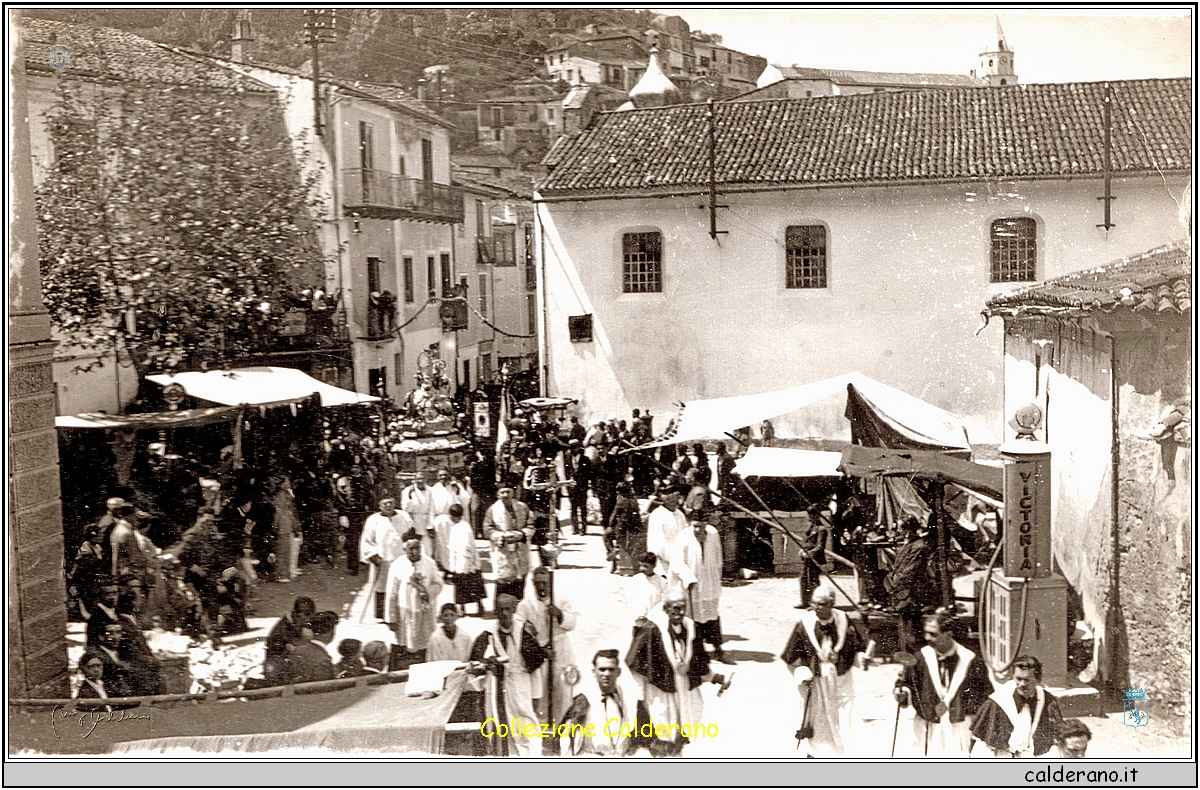 Processione di San Biagio in Piazza dell'Impero maggio 1938.jpeg