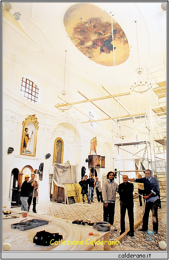 Montaggio quadro al soffitto alla Chiesa Madre - capovolto.jpg