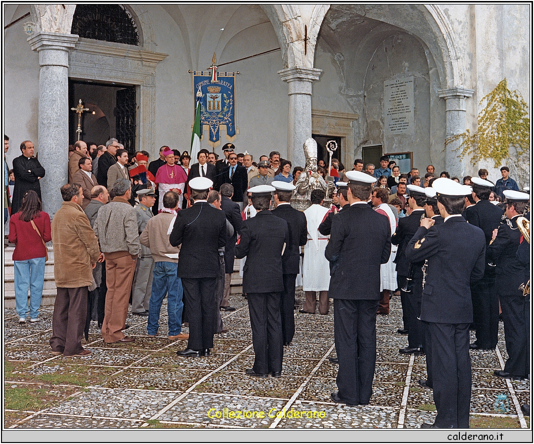 La Statua di San Biagio sale dal Porto con la Banda della Marina Militare 3.jpeg