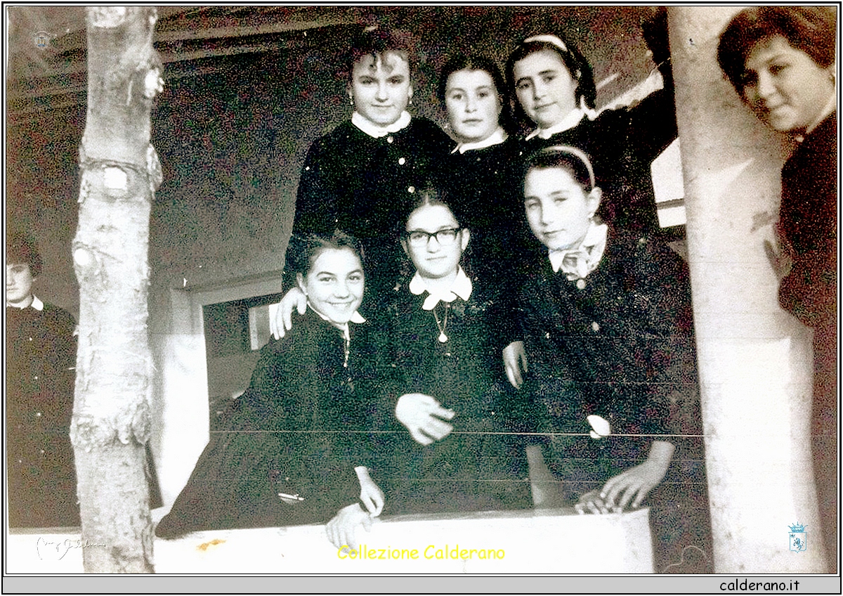 Nel De Pino con Nicolina Sirimarco, Cecilia Perrone, Maria Franca Trotta, Nicolina Tedesco e Franca Re.jpg