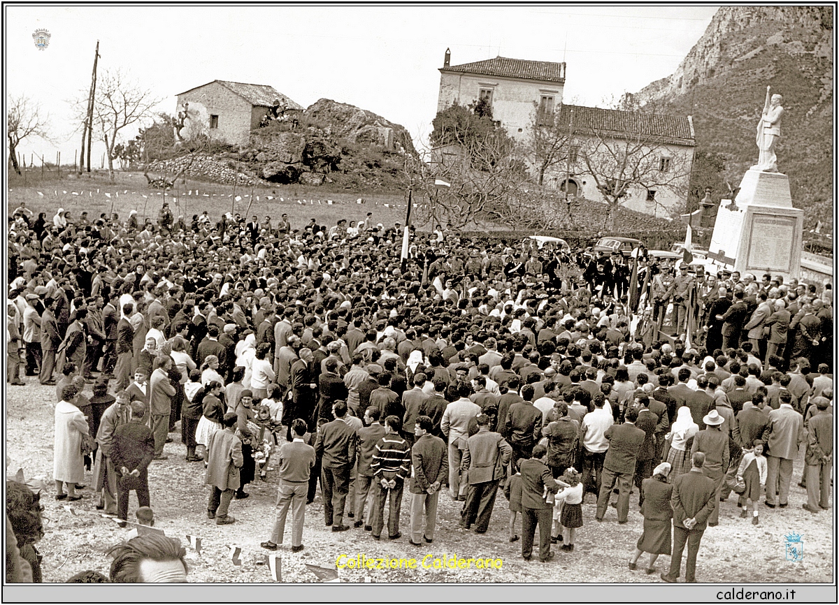 Inaugurazione Piazza Europa e Monumento ai Caduti 1959.jpeg