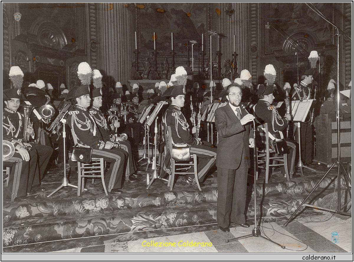 Francesco Sisinni con la Banda dei Carabinieri.jpeg