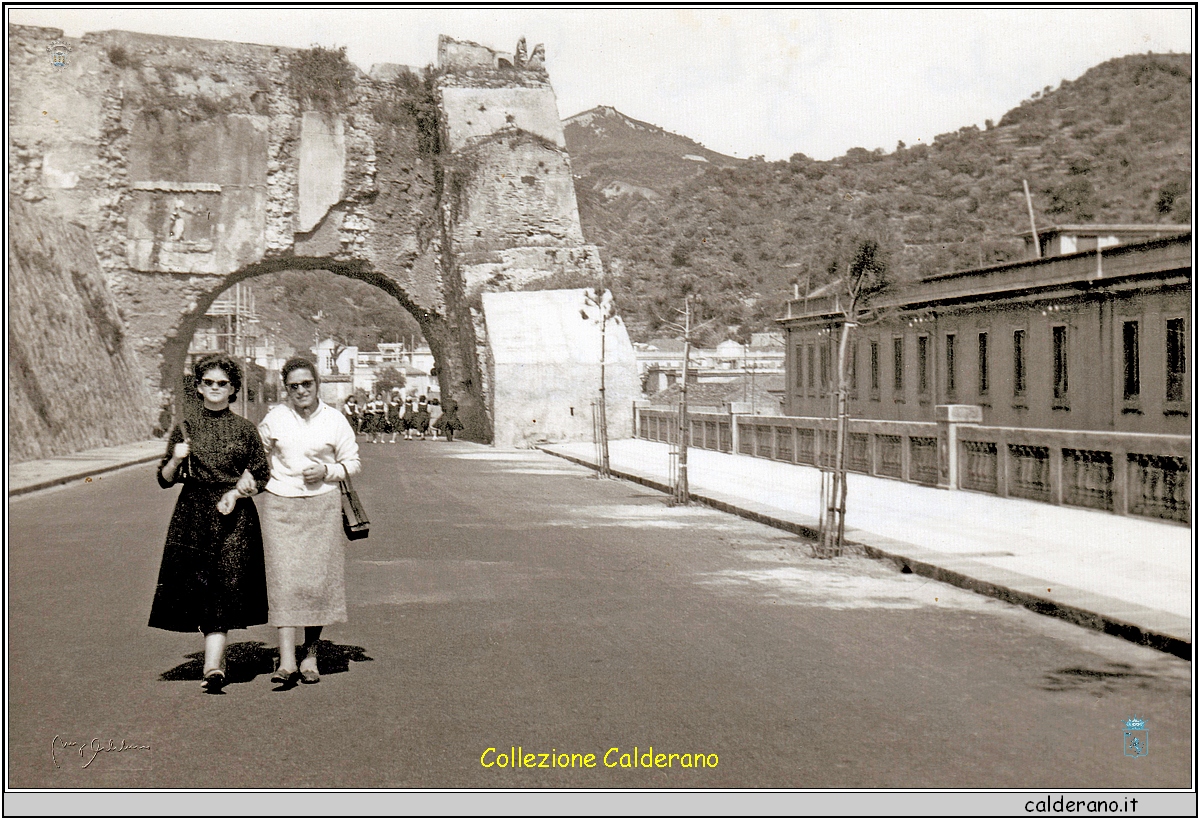 Anna Luongo e Assuntina Avigliano in gita scolastica a Messina.jpeg