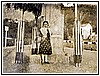 Egilda Ambrosio con il monumento dell'Ondavo 1932.jpg