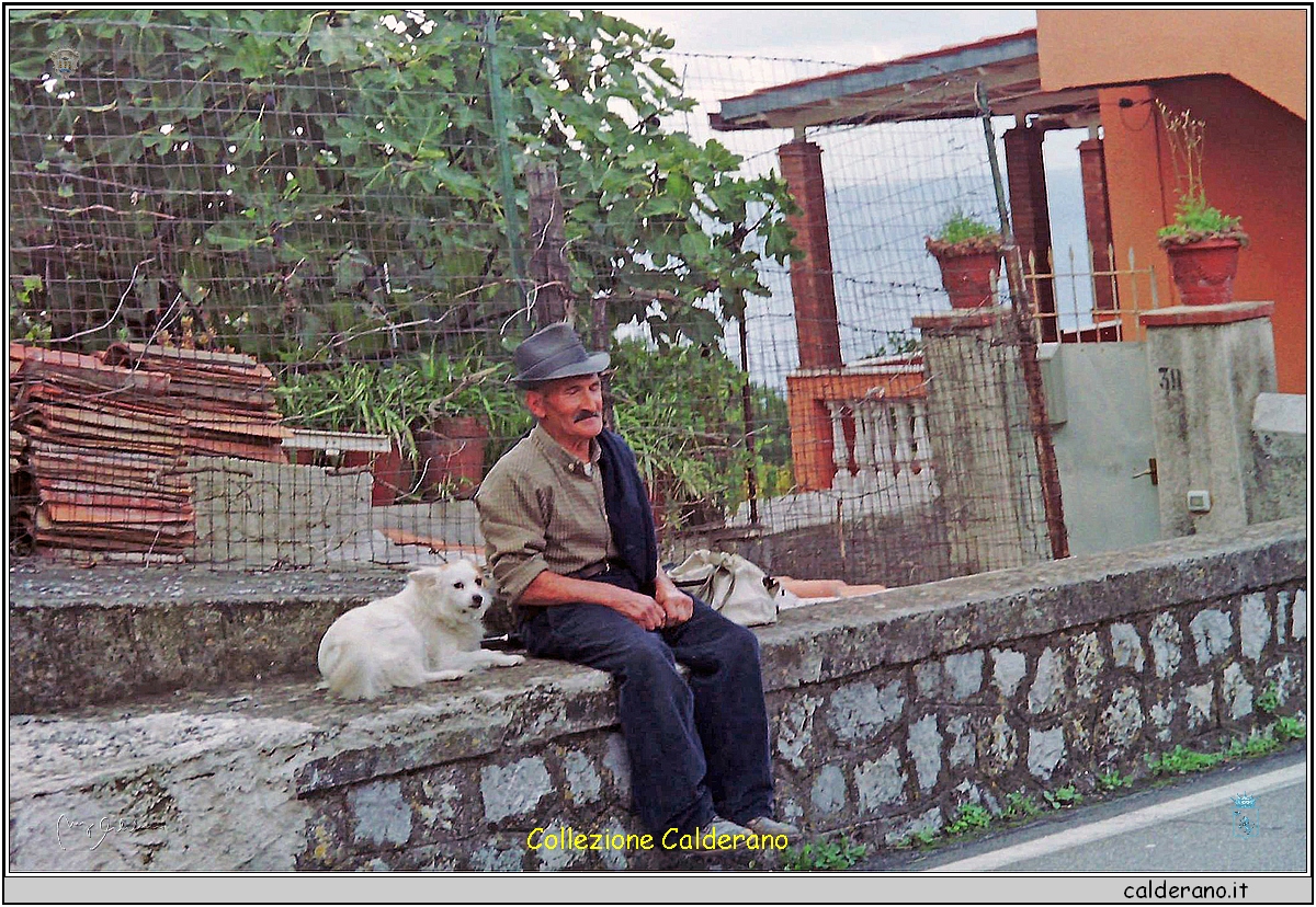 Aspettando l'autobus per Lauria.jpg