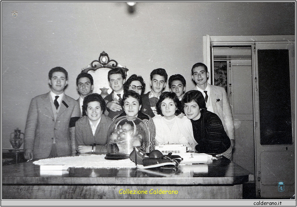 Casa Mazzei, con Biasino, Gino, Enzo, Lidia, Gianfranco, Angelo, Gigi, Assuntina, Mara, Tina e Liliana.jpeg