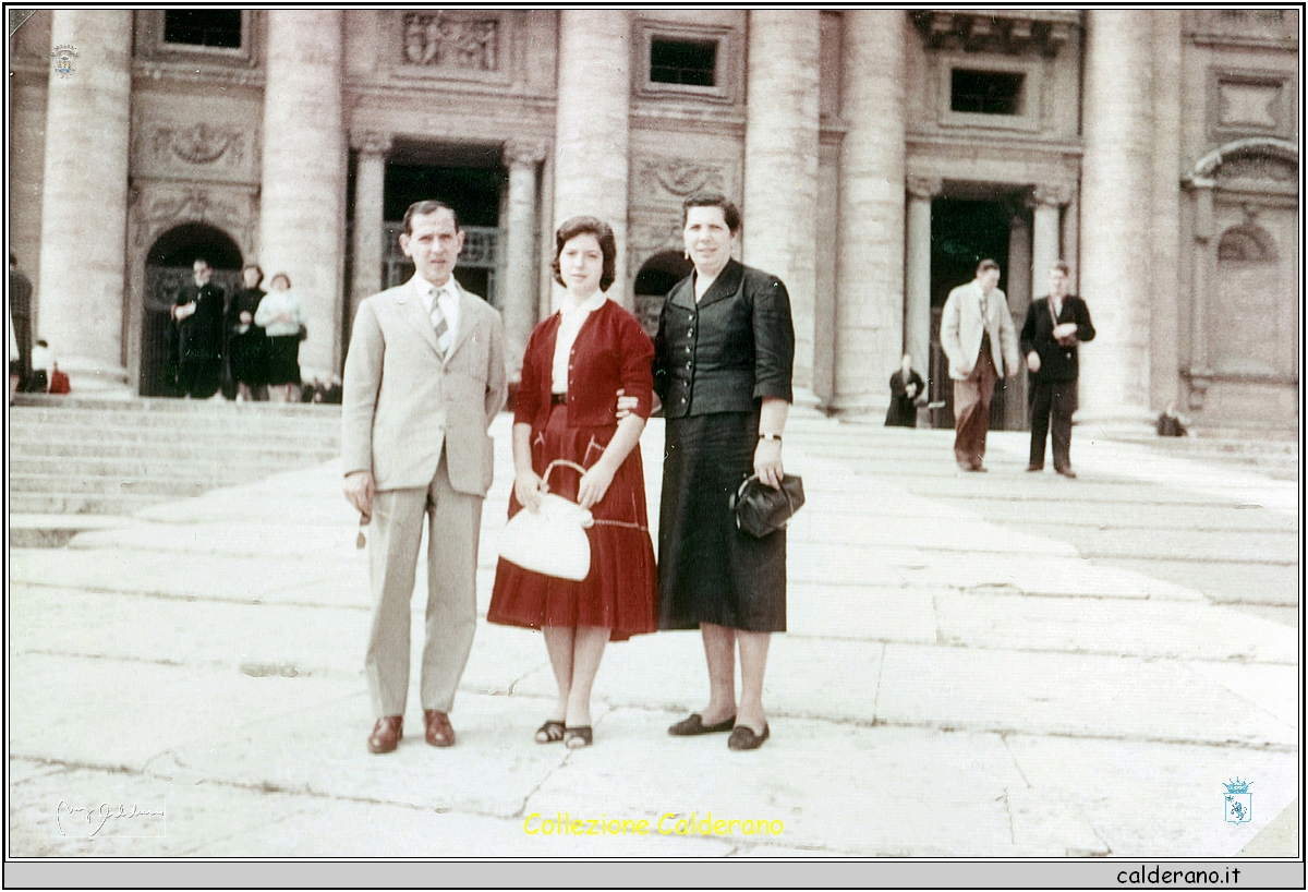 Vincenzo, Liliana e Filomena Colavolpe a San Pietro.jpeg