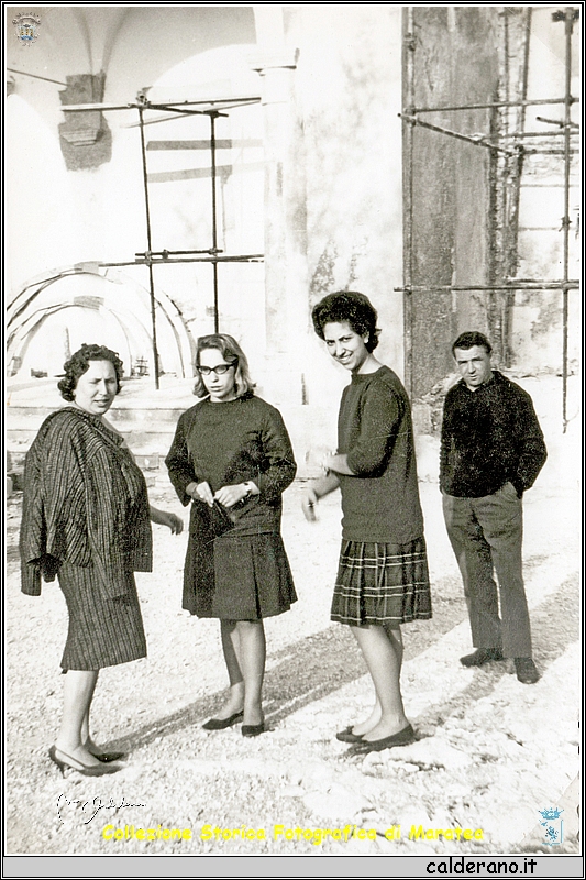 Al Castello Raffaella, Mariemilia, Franca e Ciccillo Lammoglia Colamarco.jpg