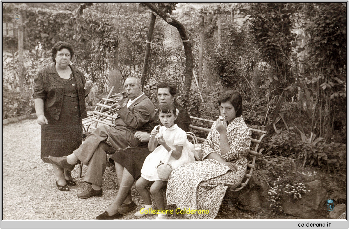 Nel giardino Adelaide, Luigino, Filomena e Liliana.jpeg