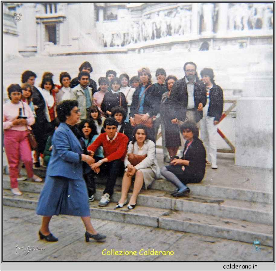 Alunni del Magistrale all'altare della Patria.JPG