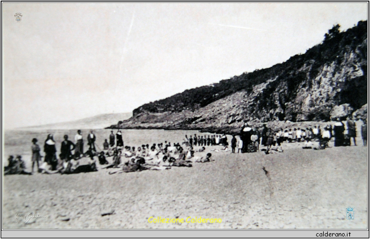 Spiaggia Fiumicello 1929.jpg