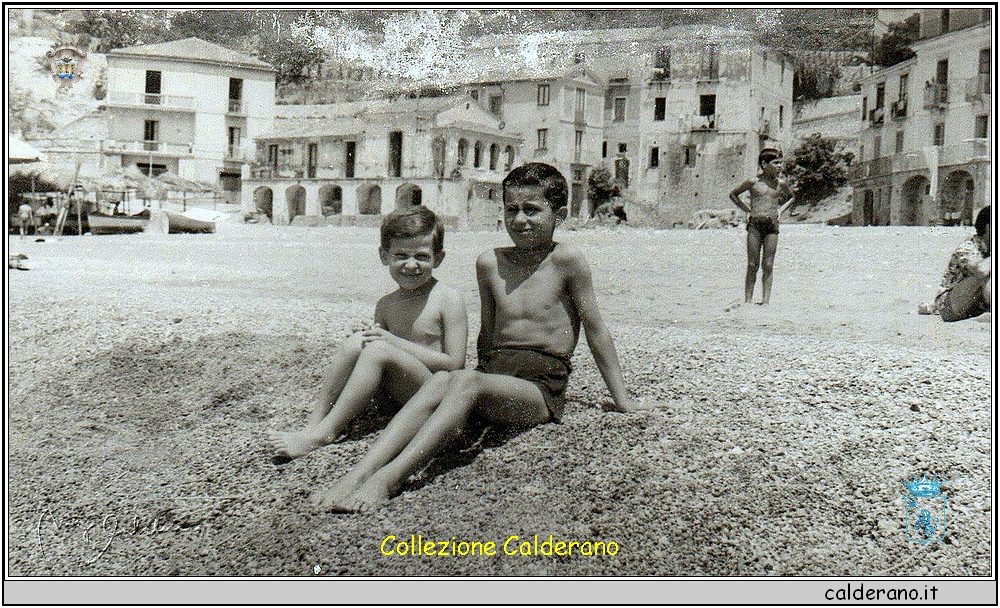 Toto' e Nicolino Manfredi al Porto 1955 .jpg