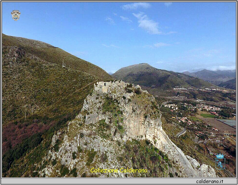 Veduta aerea del Castello di Castrocucco 2.jpg