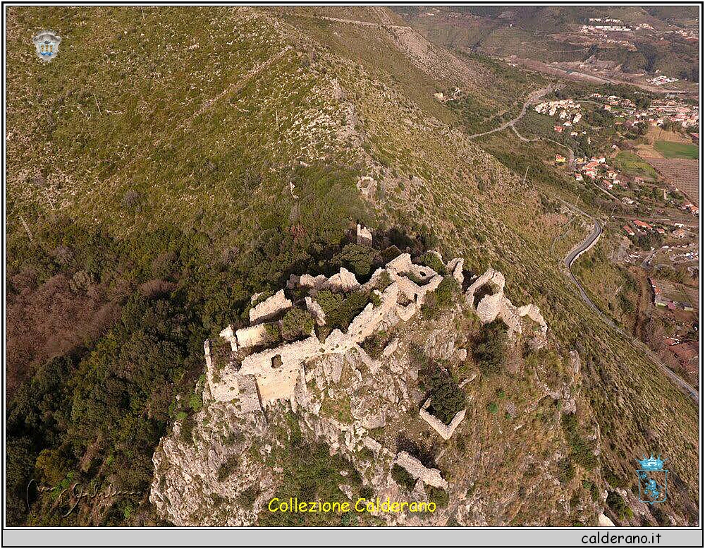 Veduta aerea del Castello di Castrocucco.jpg