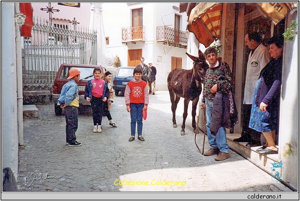 Antonio Cataldo In Via Cavour con l'asino.jpg