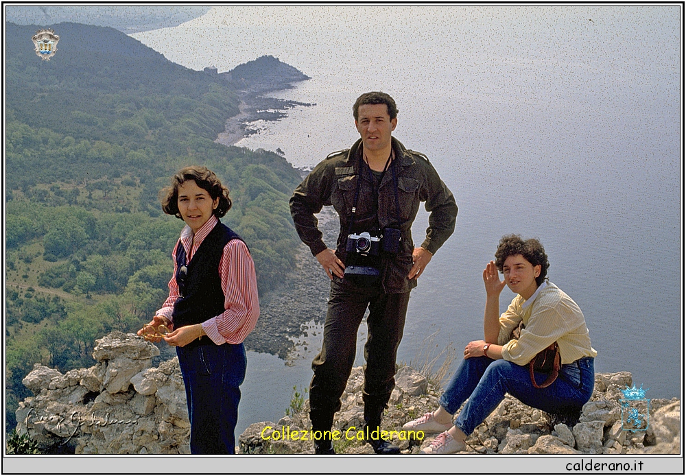 Rossana, Manlio e Carmelina sulla Torre Caina.jpg