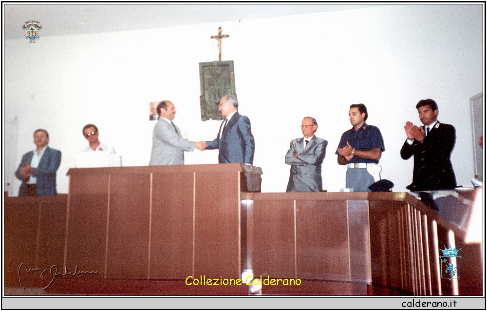 Questore Lazzerini e Commissario Grimaldi con Antonio Brando Sindaco 30 agosto 1990.jpeg