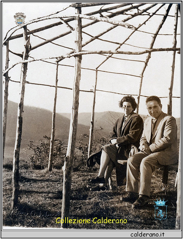 Seduti sotto il gazebo con Carmela Brando.jpg