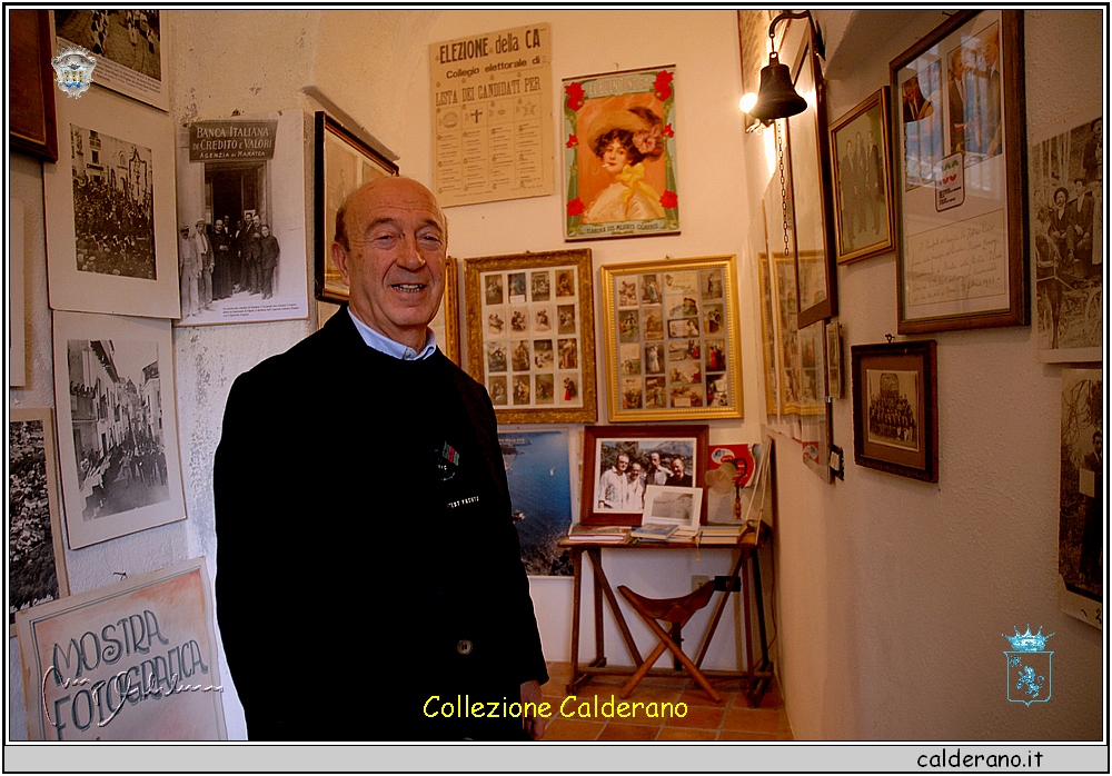 Biagio D'Attoli nel suo museo Marateoto 4-3-2007.JPG