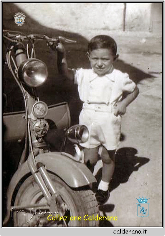 Pierluigi Cerrato e la Lambretta.jpg