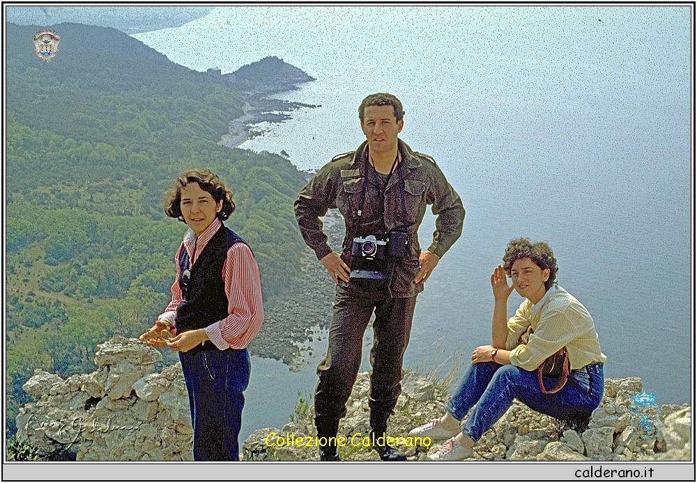 Rossana, Manlio e Carmelina sulla Torre Caina.jpg