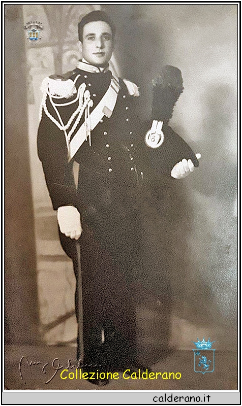 Carabiniere Giuseppe Labanca in alta uniforme.jpg