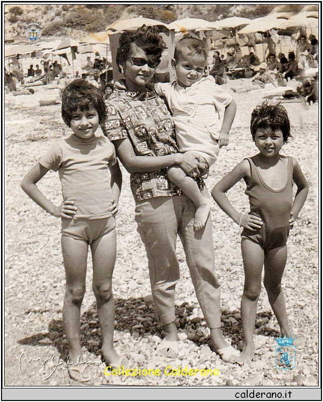 Pepita, con la Mamma, Teresita e Pasqualino Liberatore.jpg