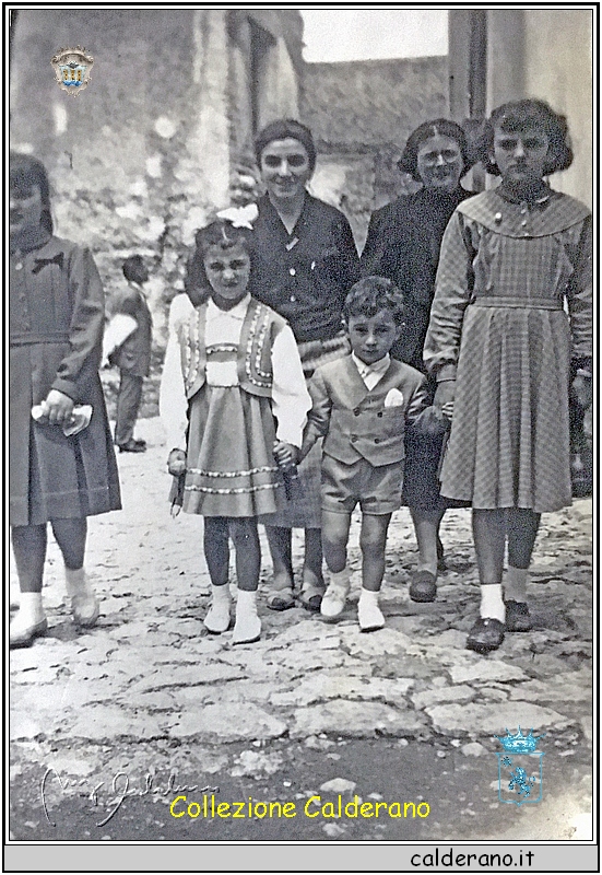 Liliana Bosone, Zietta e Raffaella Limongi Feluccia 'a Pertica, Maria, Umberto e Rosamaria.jpg