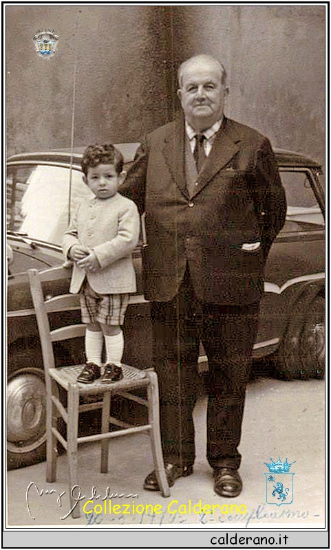 Secondo compleanno di Biagio Schettino con il Nonno 20 maggio 1970.jpg