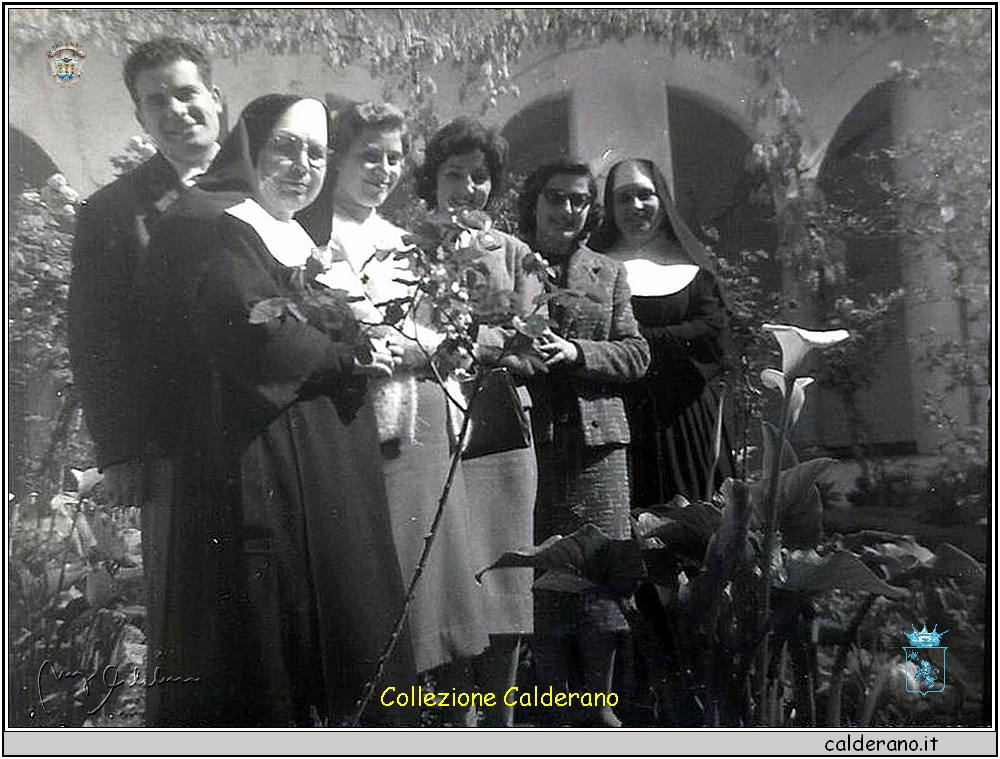 Maggio 1959 con Raffaele Mandarano e Madre Fadda.jpg