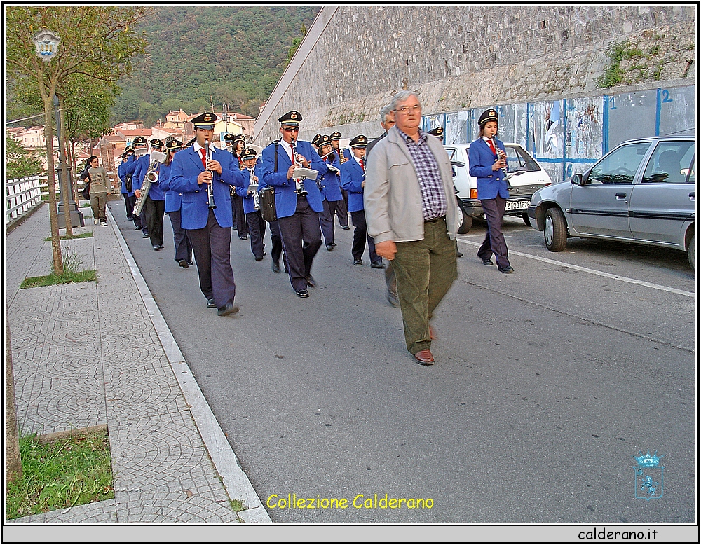 Vincenzo Cernicchiaro e la Banda a Santa Rita 2004.JPG