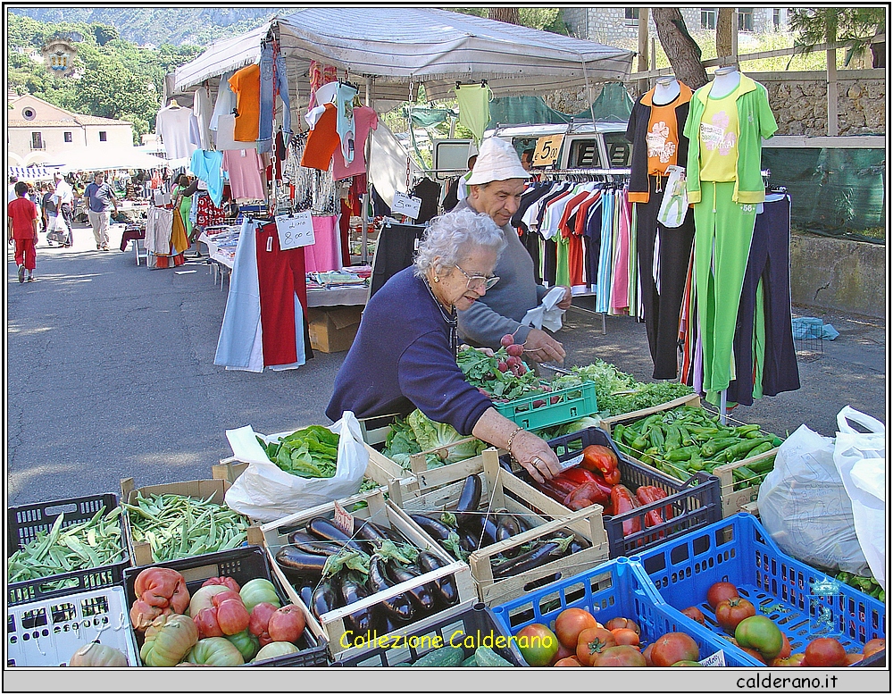 Mamma al mercato 2005.JPG