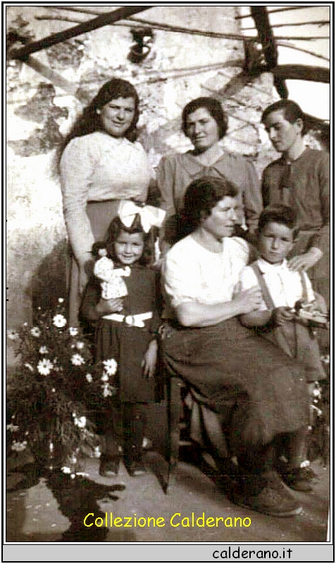 Pierina, Maria, Rosa, Maria Pia, Annina e Gaetano.jpg