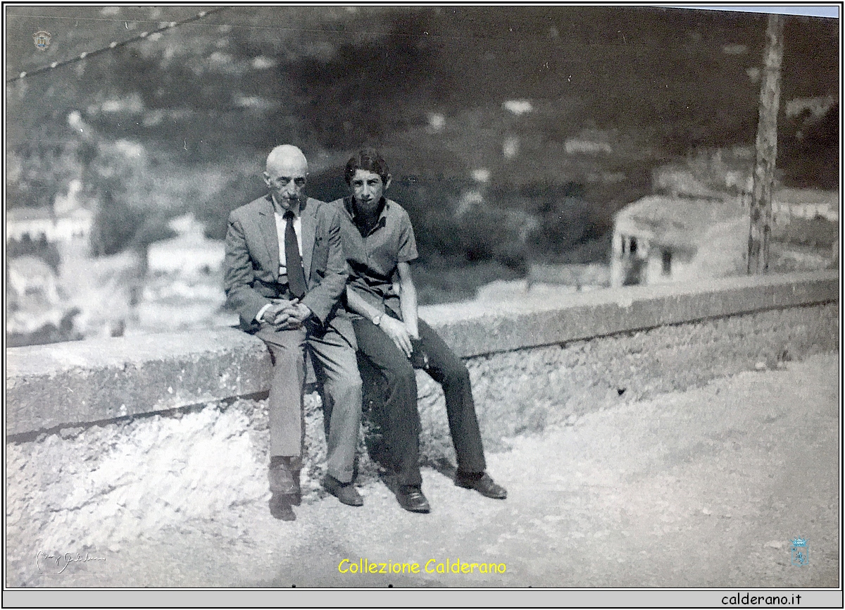 Ettore Maestri con il Nonno a Capo Casale.jpg