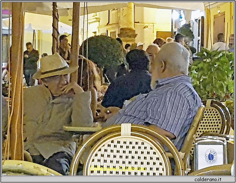 Biagio Calderano Senior e Domenico Sarsale al bar.jpg