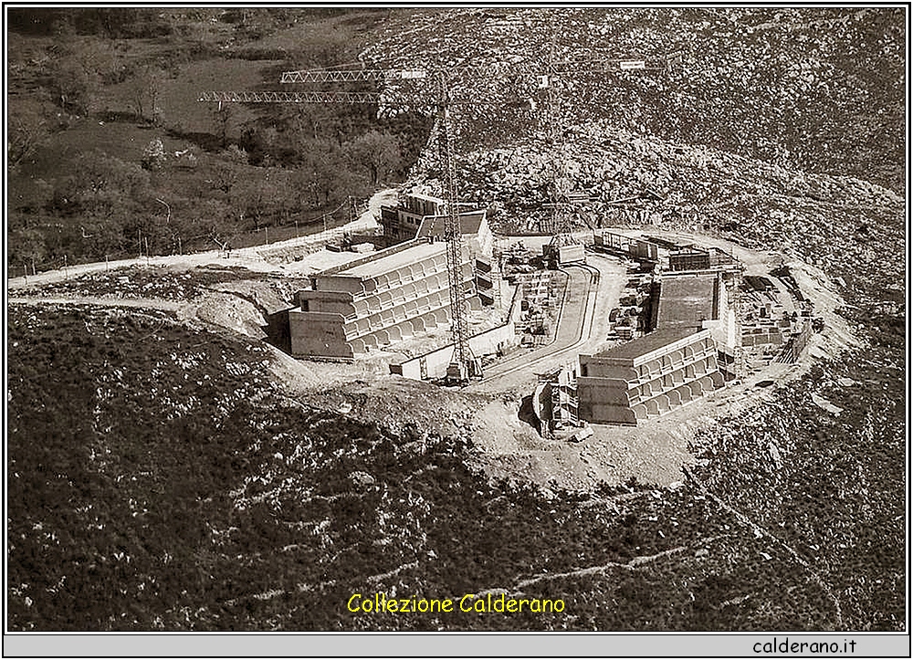 Costruzione dell'Hotel Pianeta Maratea 1984.jpg