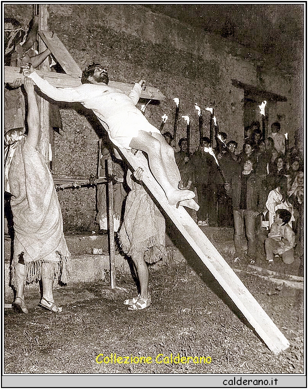 Via Crucis - La crocifissione 1982.jpg