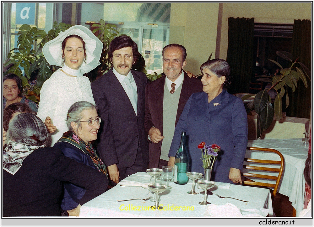 Vincenzina Mandarini e Antonio e Carmela d'Eugenia con Liliana e Mario.jpeg