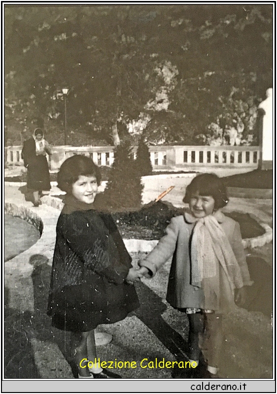 Cristina e Luciana D'Orlando febbraio 1957.jpg