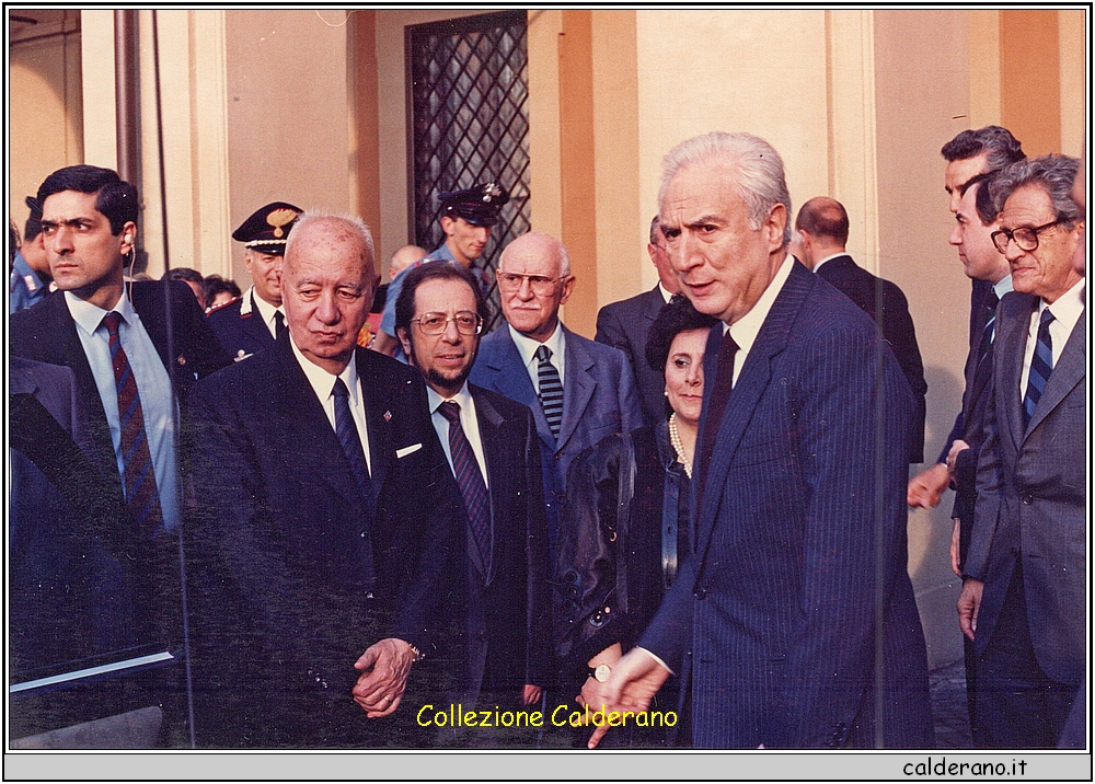 Il Presidente della Repubblica Francesco Cossiga e Francesco Sisinni 3.jpeg