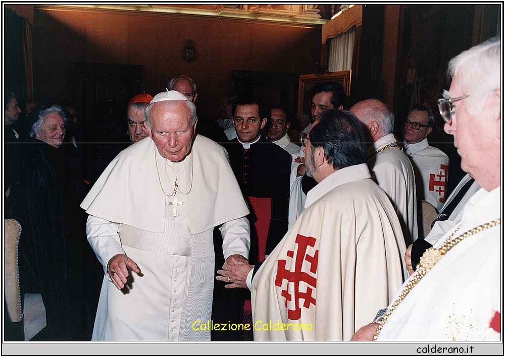 S.S. Giovanni Paolo II con Francesco Sisinni - Sala Clementina 17-10-1998 1.jpeg