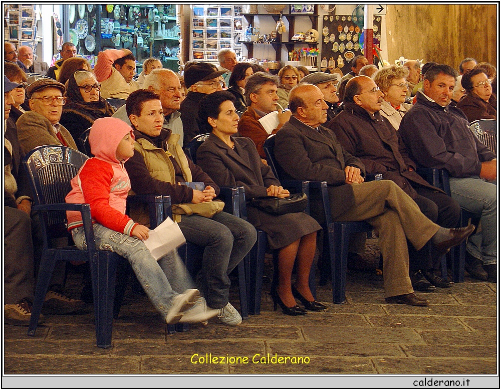 Ascoltatori del concerto bandistico.JPG