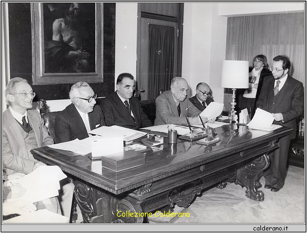 Ettore Paratore, Eros Benedini, Ministro Oddo Biasini, Paolo Montalenti, Vincenzo De Feo e Francesco Sisinni 1986.jpeg