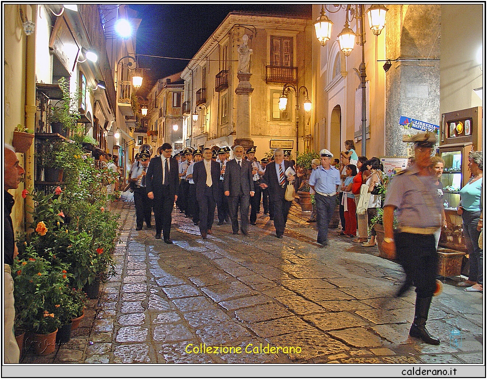 Corteo musicale col Sindaco Franco Ambrosio, il Maestro Rocco Eletto, Il Vice Sindaco Nicola Fortunato e Domenico Limongi Fioravante.JPG