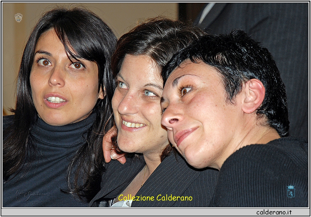 Laurea di Elisabetta Pisani con Michela Sacco e Marianna Trotta Curzo 2007 055a.jpg