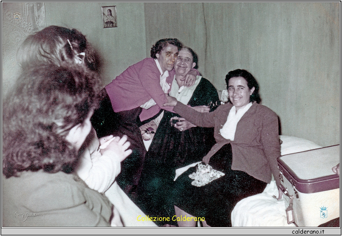 Clorinda con la Mamma e Alfonsina 10-4-1954.jpeg