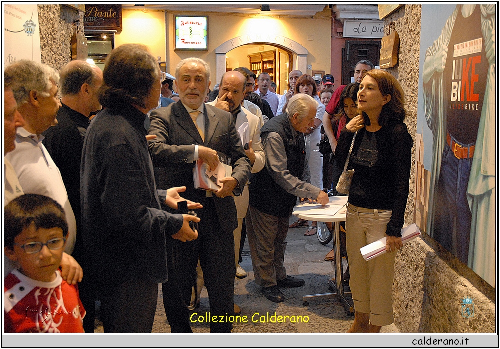 Apertuta mostra I Like Bike col Sindaco Franco Ambrosio.JPG