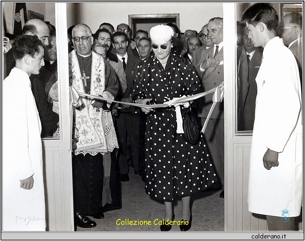 Taglio del nastro all'inaugurazione del Lanificio di Maratea 5 ottobre 1957 1.jpeg